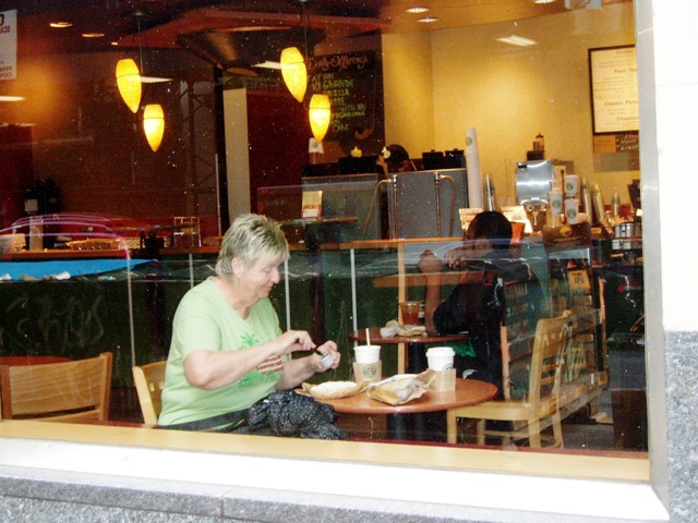 Frhstck nicht bei Tiffany sondern im Starbucks Coffee